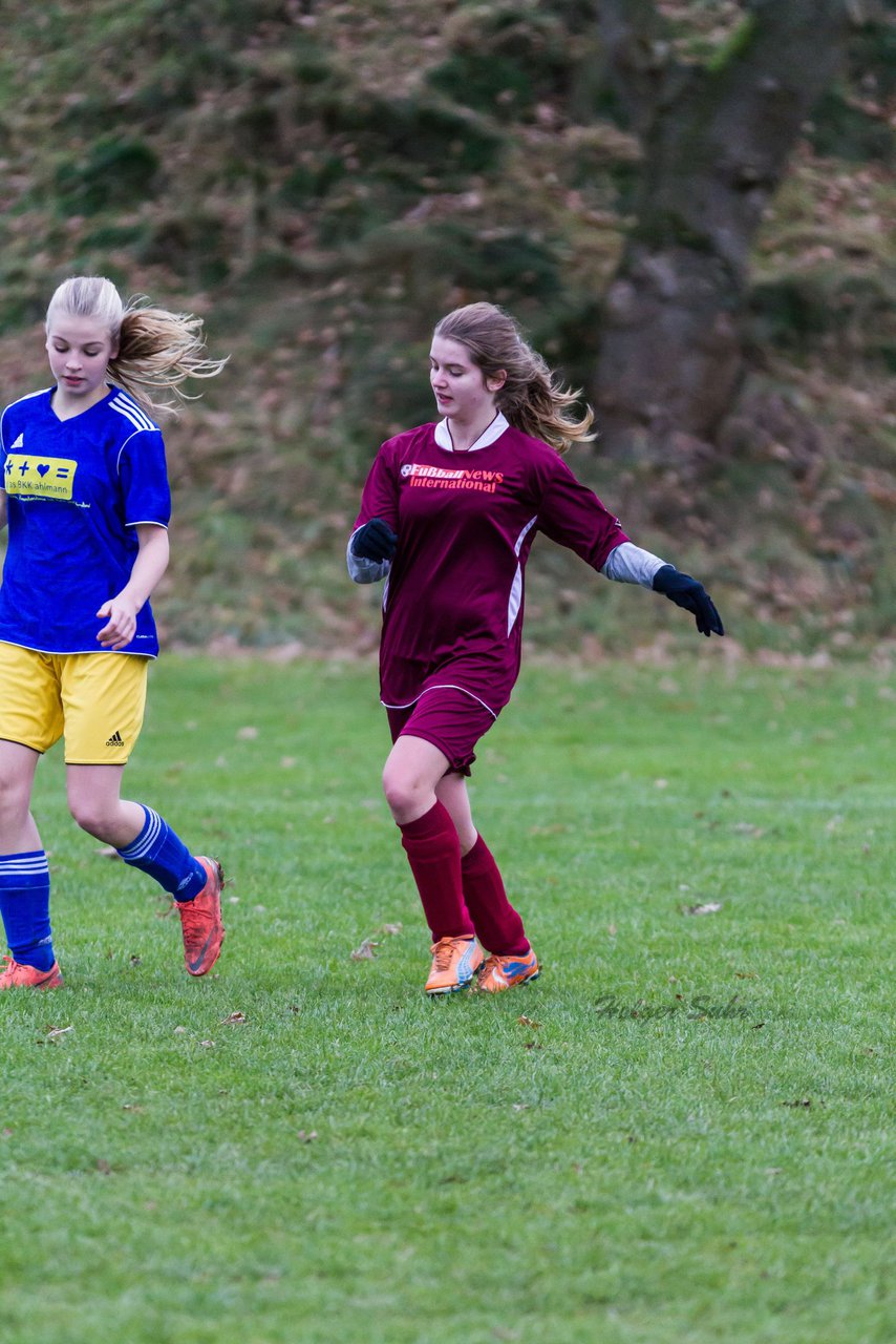 Bild 195 - B-Juniorinnen TSV Gnutz o.W. - SV Henstedt Ulzburg II : Ergebnis: ca. 5:0